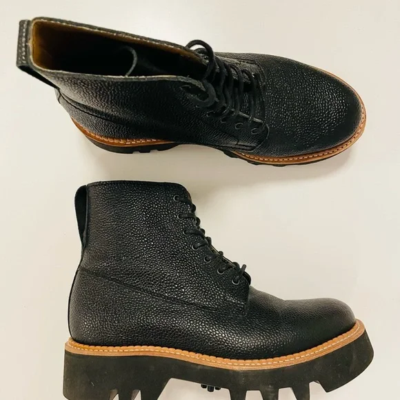 Grenson pebbled leather black boots from UK for sale. - Picture 2 of 4